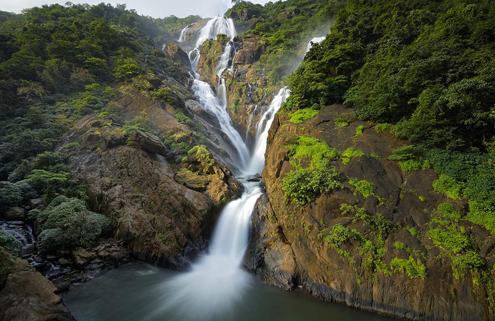Discover the beauty of Maharashtra's monsoon waterfalls with our guide to the top 10 destinations. Find the best spots and hidden gems for your next adventure.