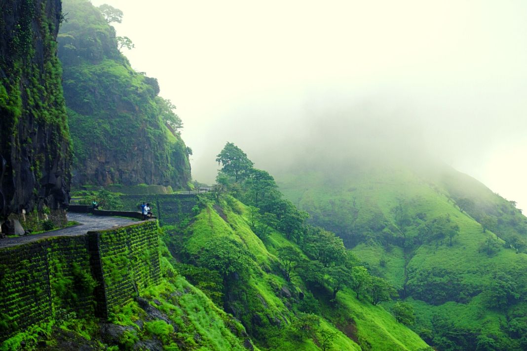 10 Mesmerizing Road Trips for Monsoon in Maharashtra in 2023
